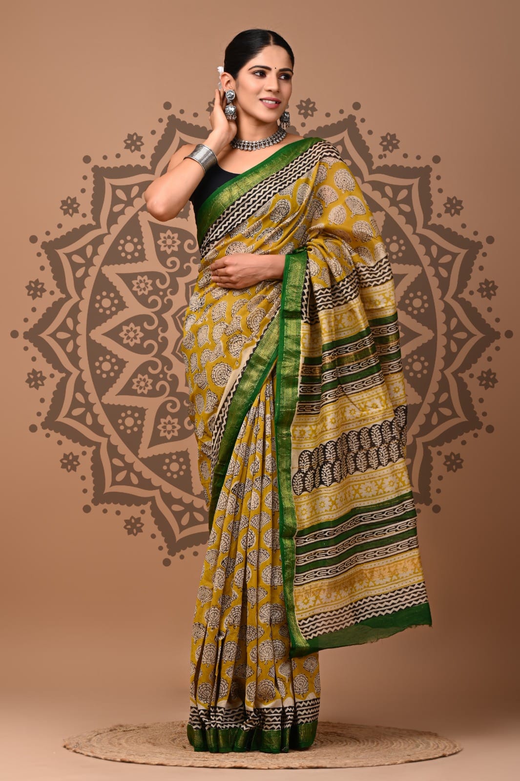 Maheshwari Silk Sarees Wholesale – Handwoven Traditional Sarees for Boutiques