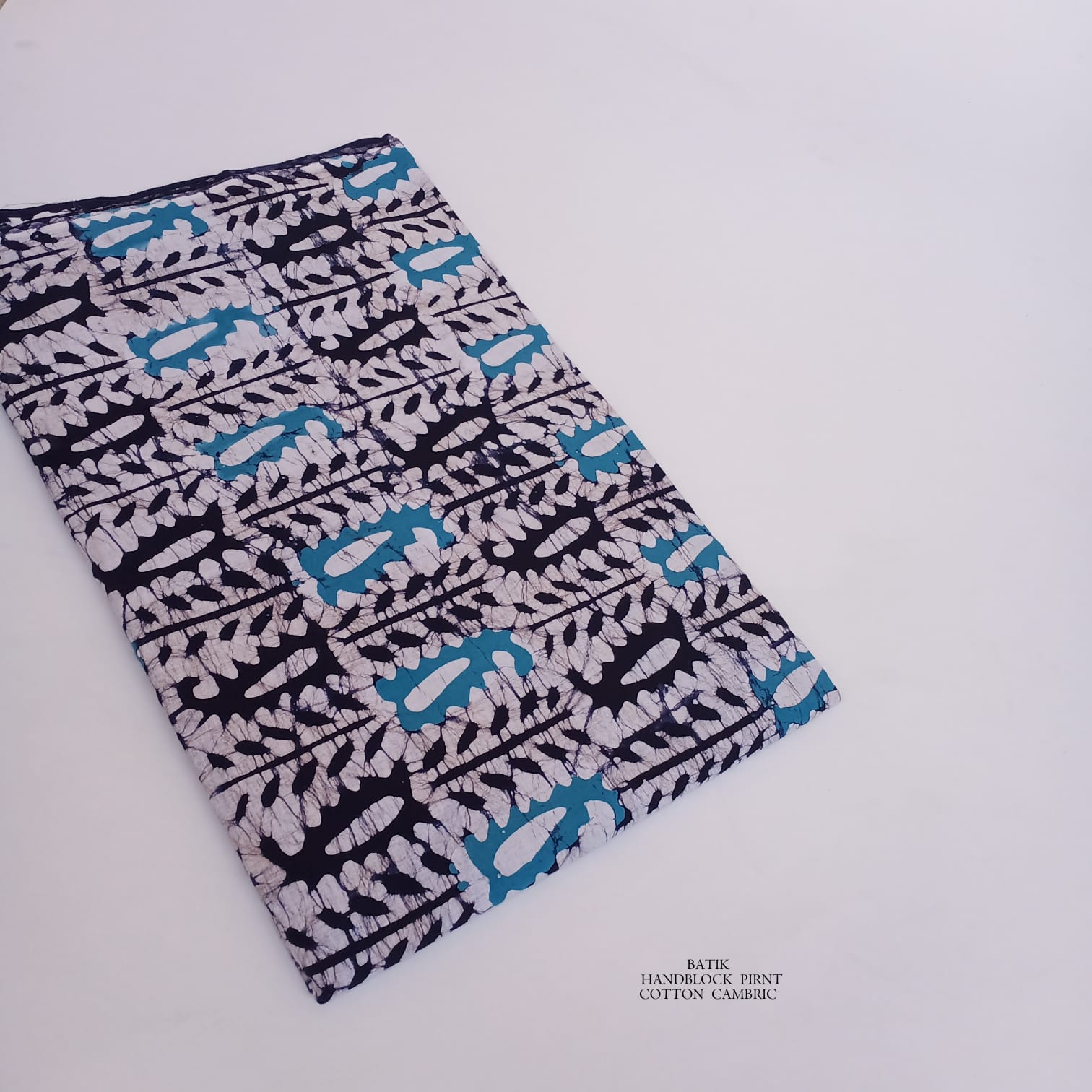 Pure cotton batik fabric wholesale in blue, handcrafted batik print fabric for boutique, designer & bulk buyers – Fabtexs