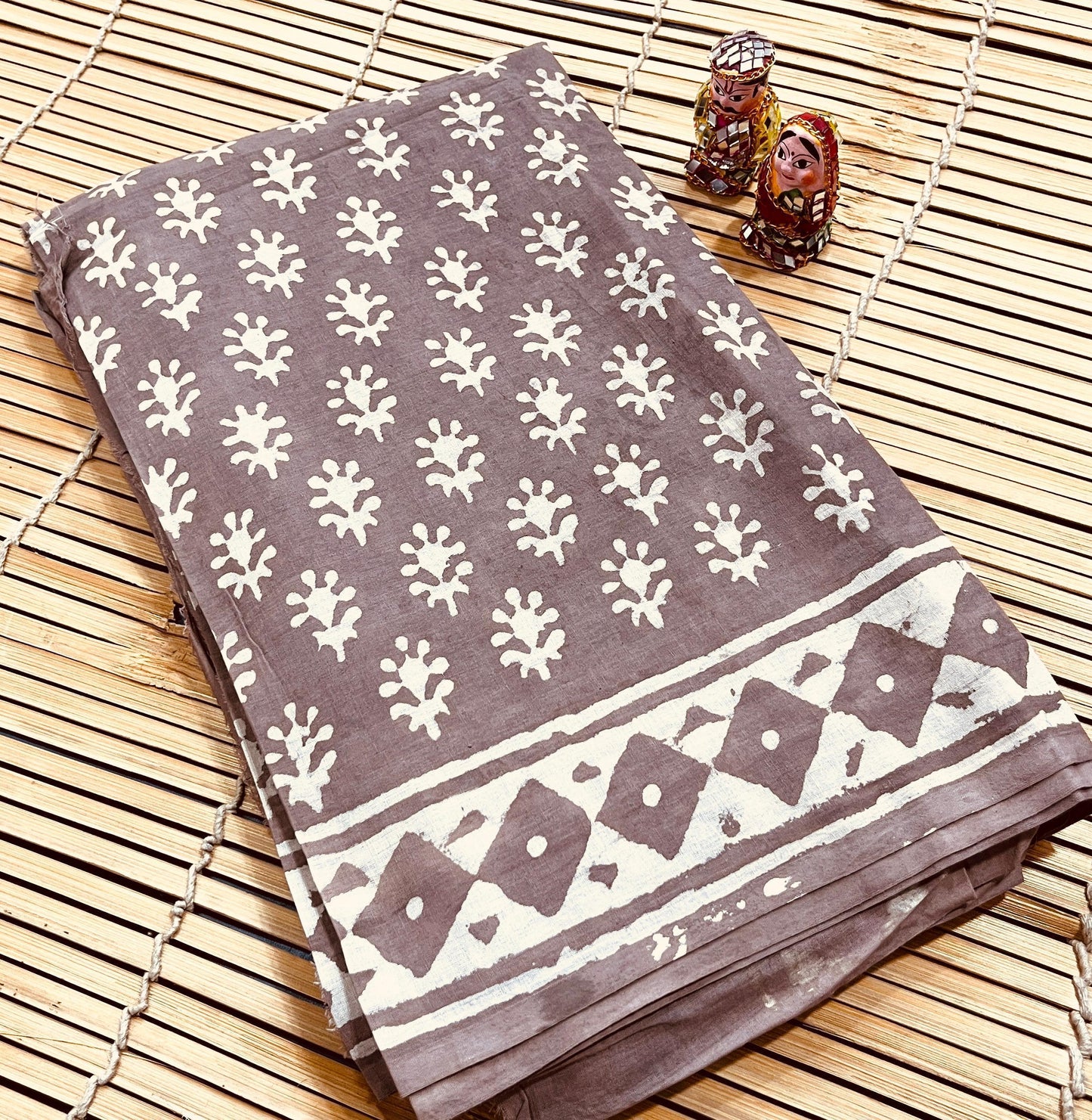 Brown Small Floral Butti Cotton Mul Handblock Saree – Handcrafted wholesale saree for retailers and boutiques