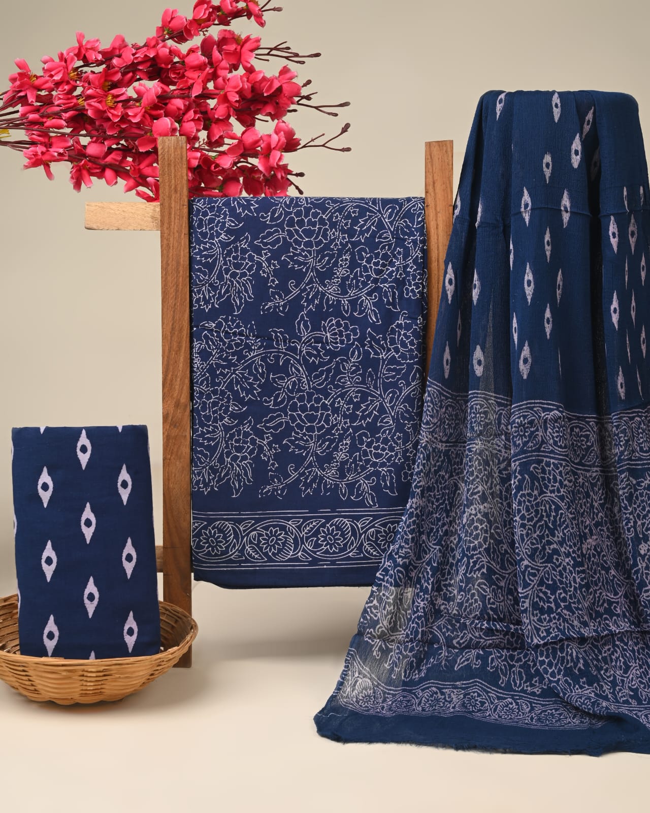 cream butti handblock printed cotton dress material with chiffon dupatta wholesale India boutique supplier low MOQ Fabtexs26