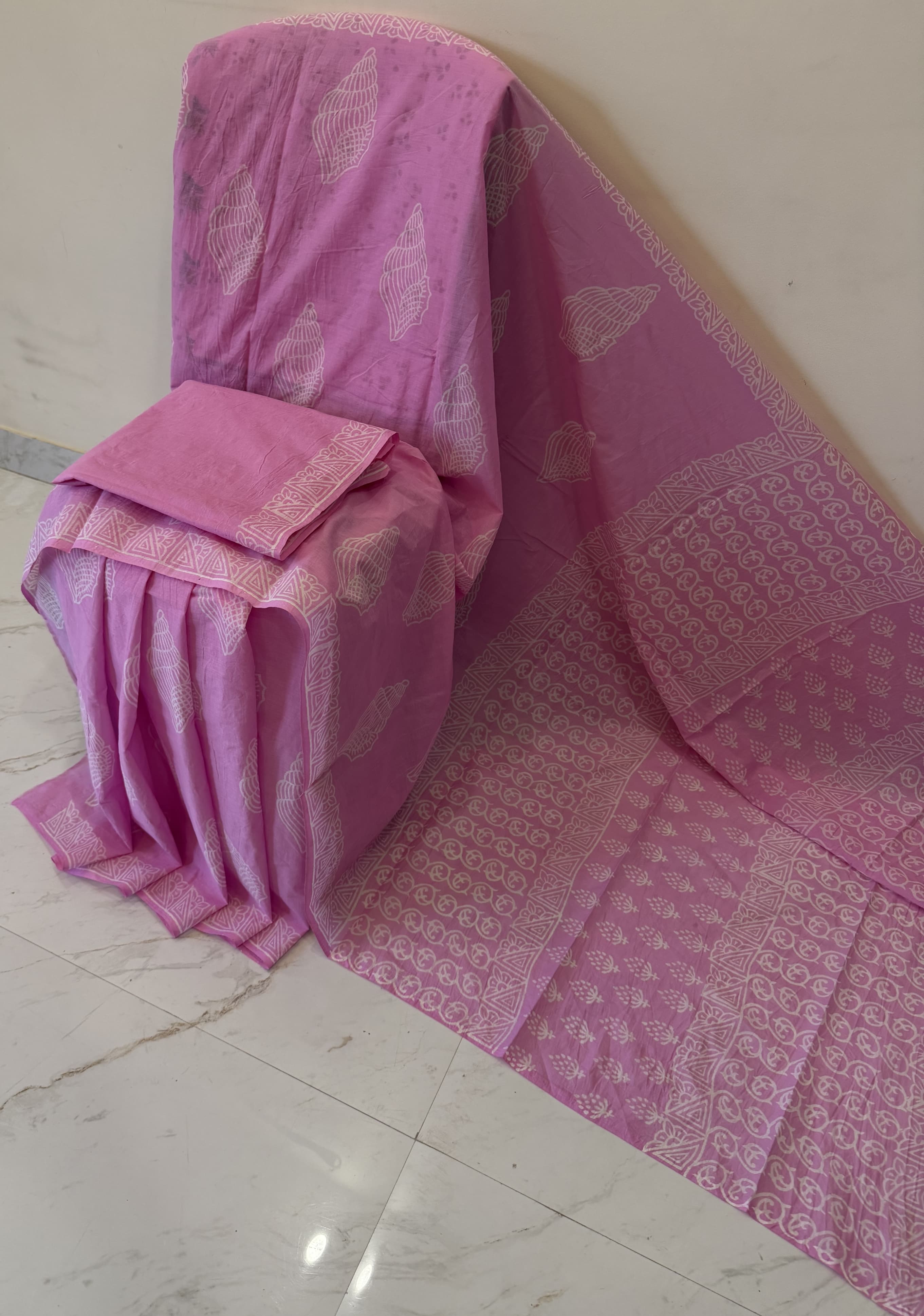 Cotton mulmul handblock printed saree wholesale in light pink Ajrakh pattern