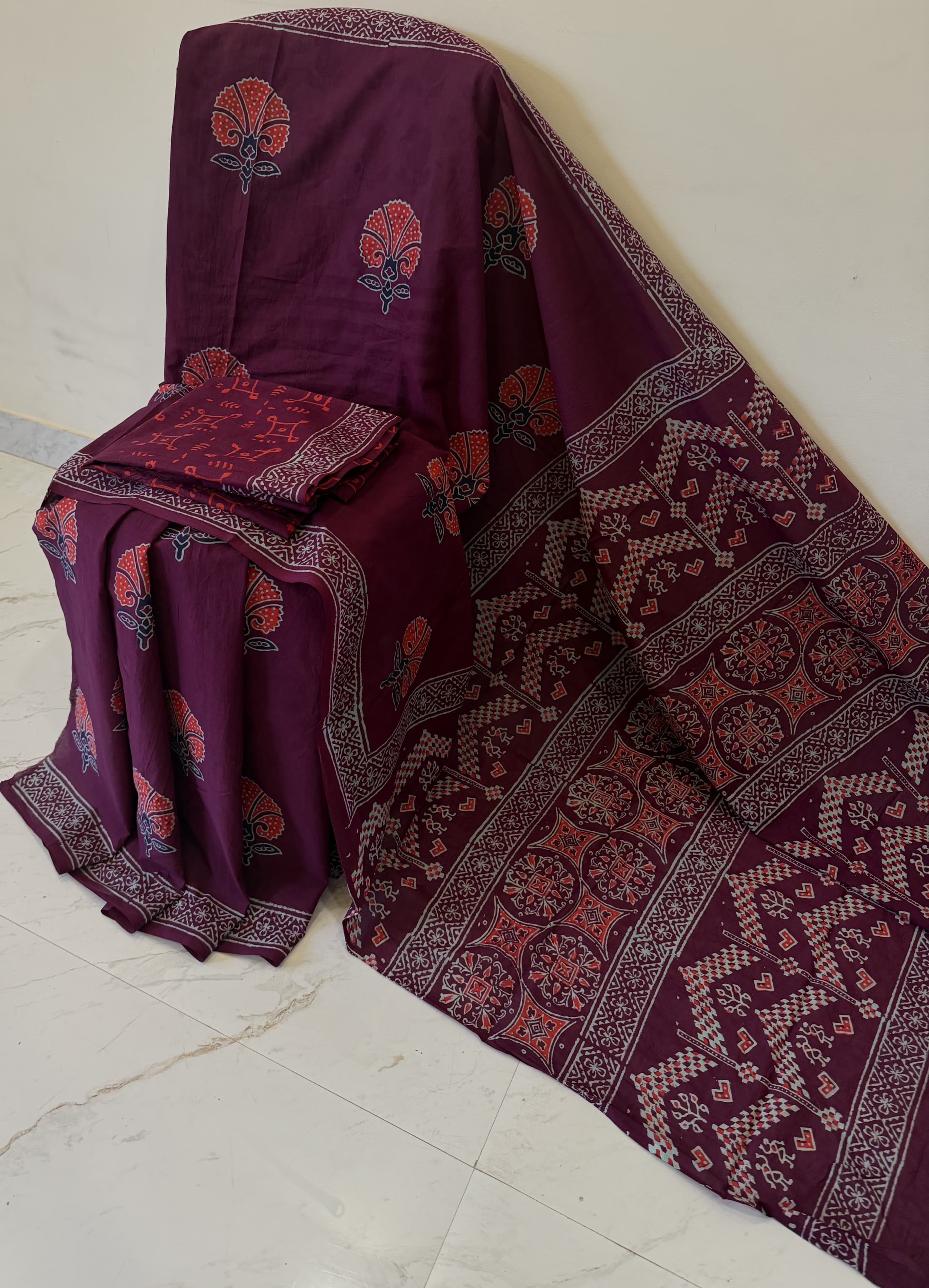 Cotton mulmul handblock printed saree wholesale in magenta Ajrakh design