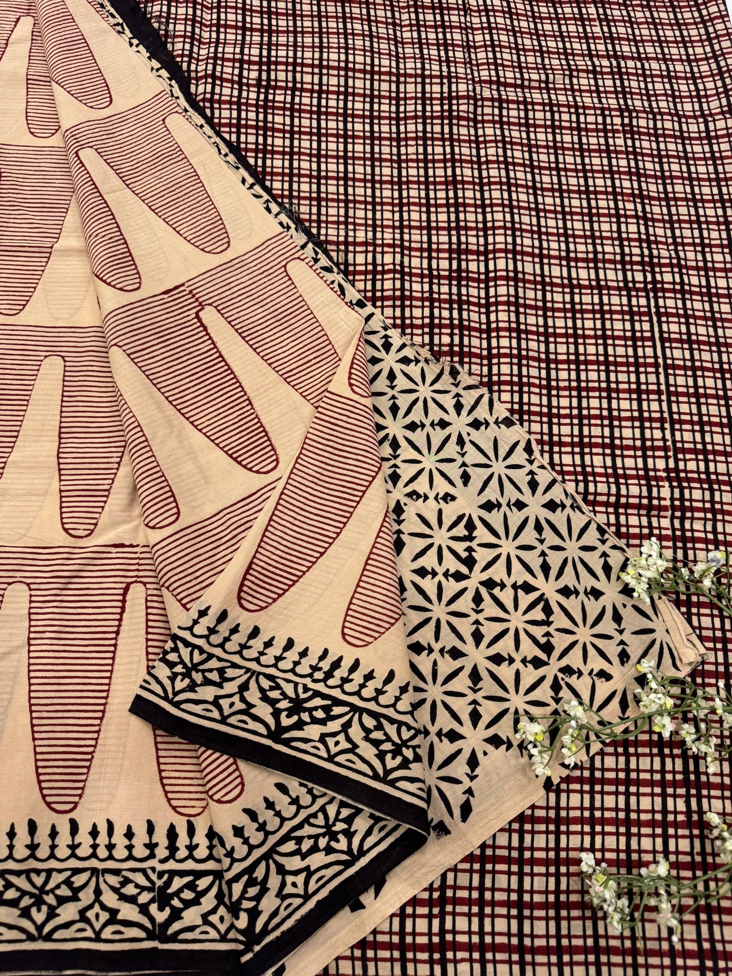 Cream Motif Cotton Saree – Designer Handblock Printed Wholesale Saree for Retailers & Boutiques