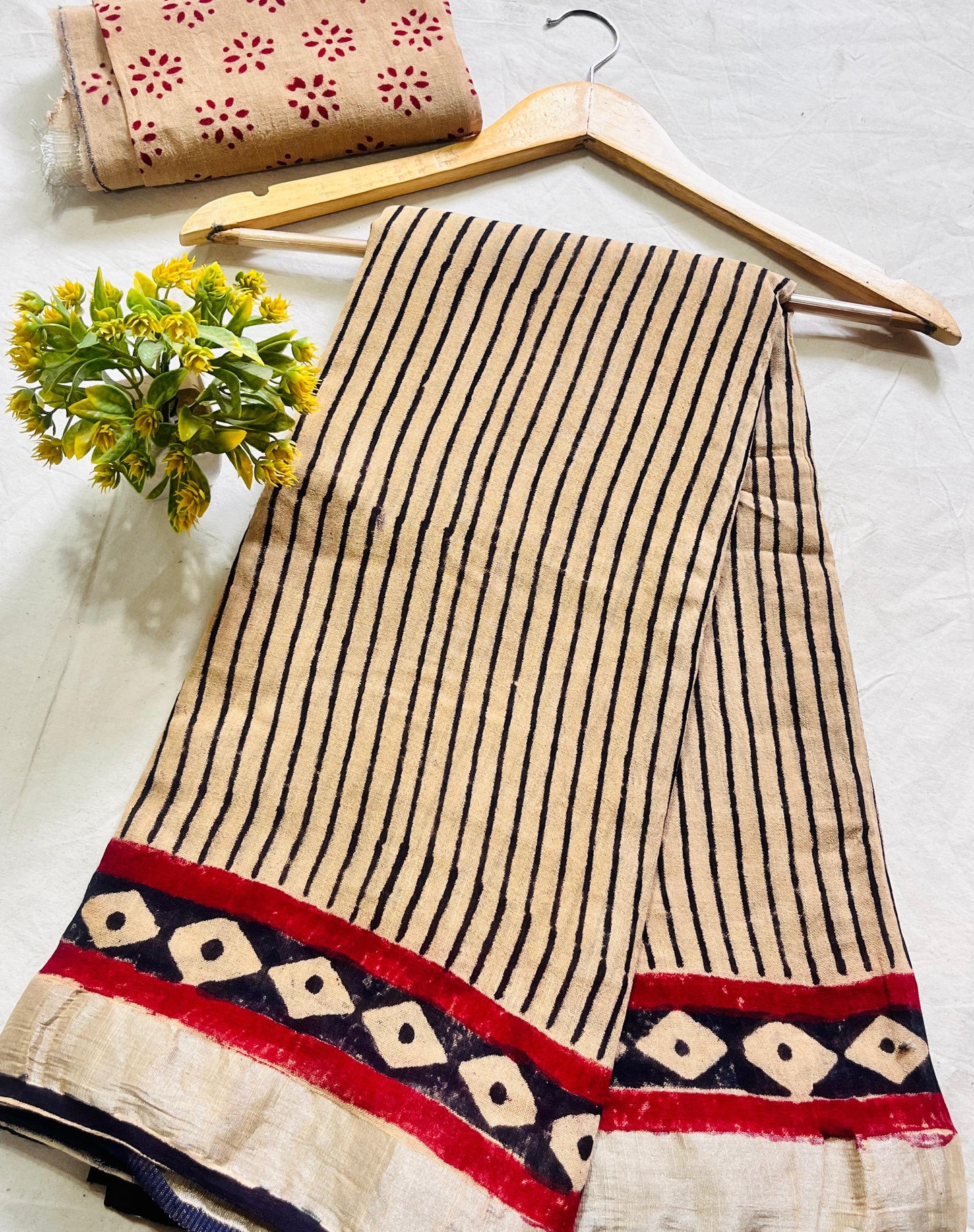 Cream Stripes Motif Saree – Handcrafted cotton linen handblock printed saree wholesale for boutiques and designers
