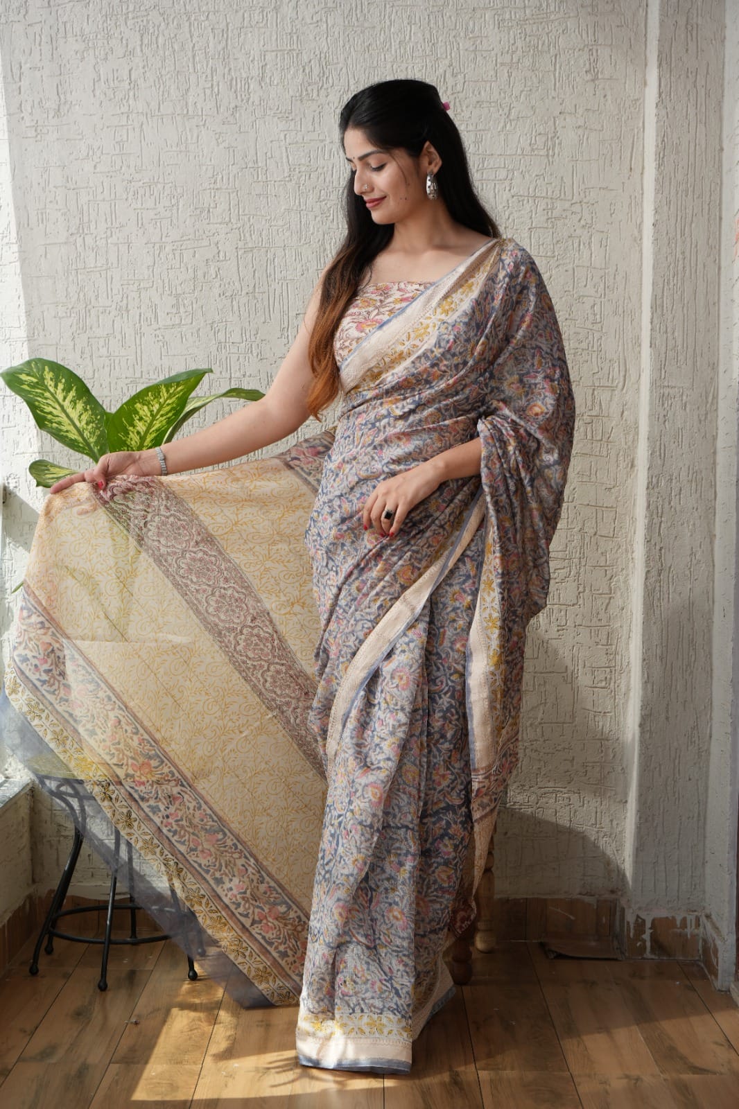 Grey Maheshwari Silk Handblock Printed Saree with Floral Jaal – Wholesale Designer Silk Saree