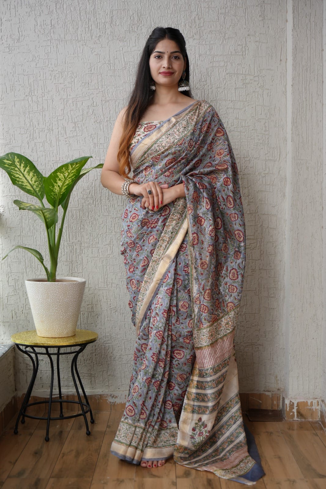 Grey Maheshwari Silk Handblock Printed Saree with Floral Jaal – Wholesale Lightweight Silk Saree