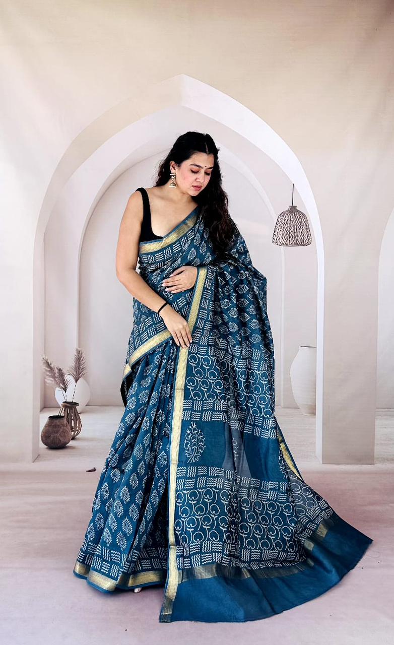 Half and Half Red, Black and White Check Maheshwari Silk Handblock Printed Saree – Wholesale Silk Saree