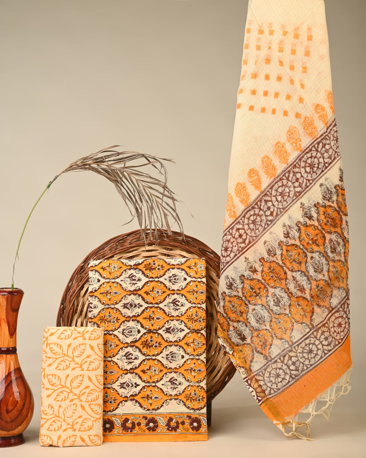 Wholesale Kota Doria Peach Booti Dress Material – Handblock printed fabric for designers, boutiques, and wholesale buyers Fabtexs