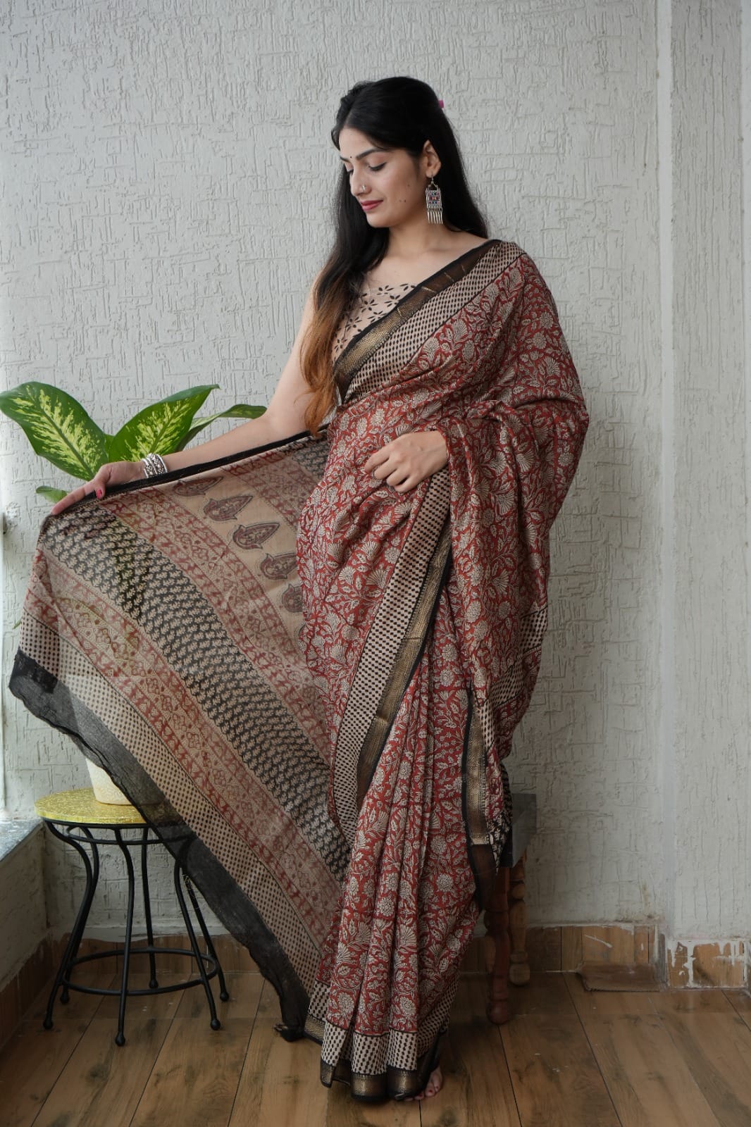 Madder Red Maheshwari Silk Handblock Printed Saree with Floral Jaal and Printed Pallu – Wholesale Silk Saree