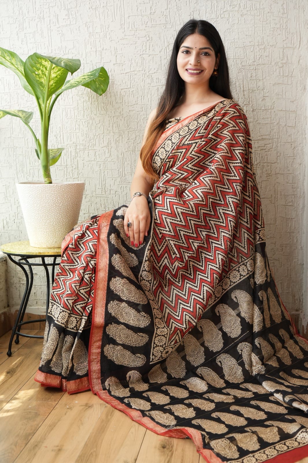 Madder Red Maheshwari Silk Handblock Printed Saree with Zigzag Design – Wholesale Silk Saree from India