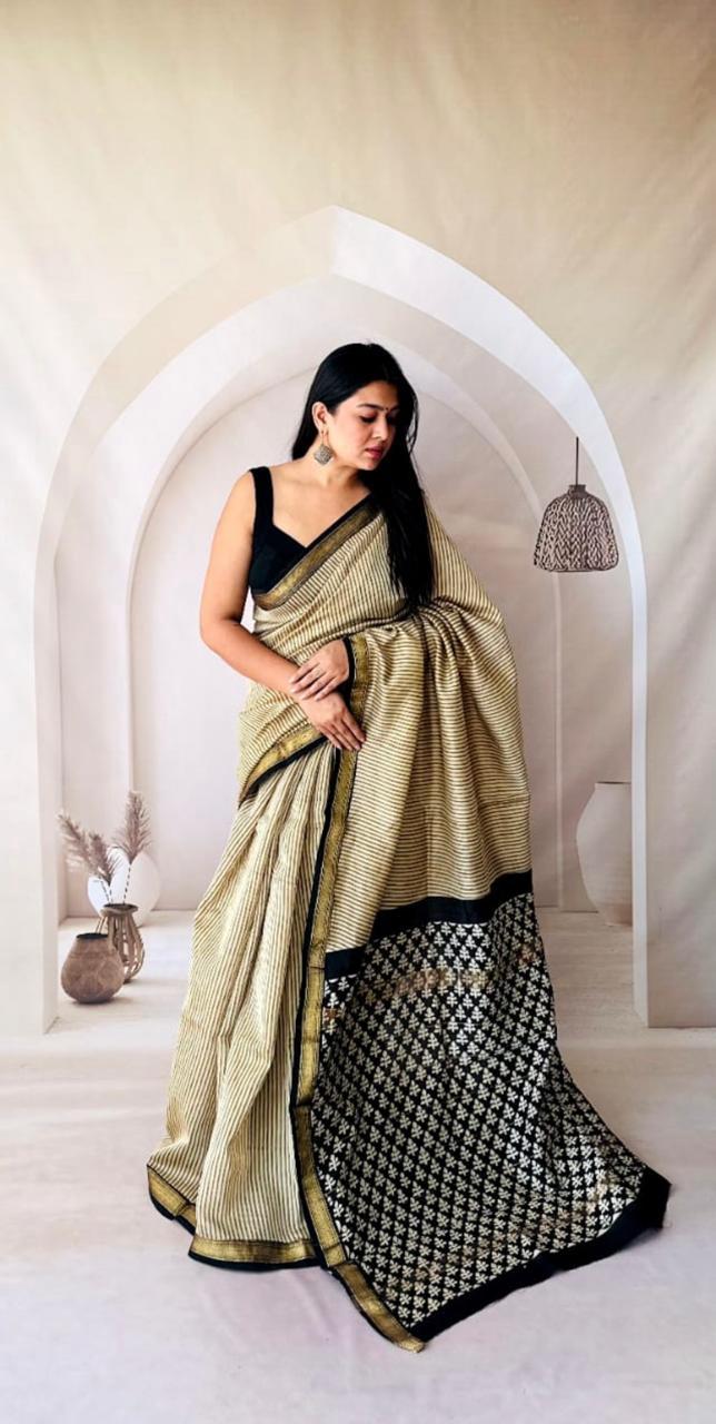Plain Red Maheshwari Silk Handblock Printed Saree with Cream Paisley Boota Border – Wholesale Silk Saree