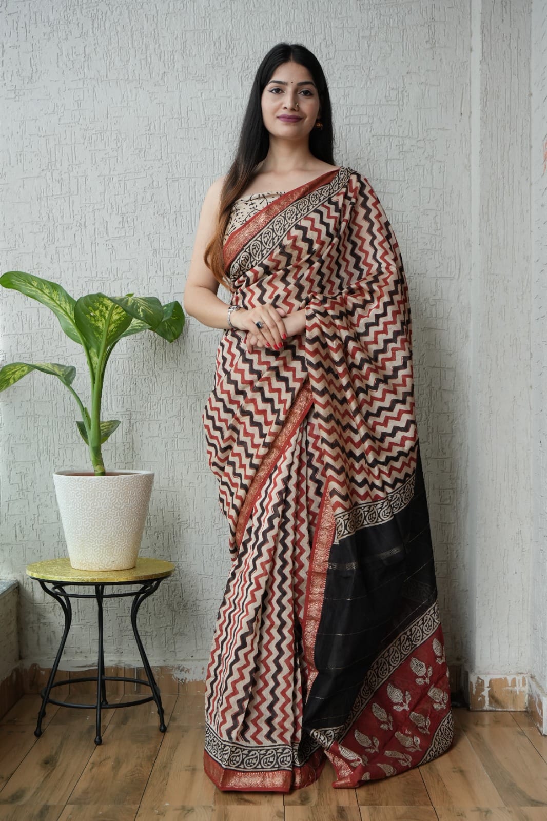 Red and Black Maheshwari Silk Handblock Printed Saree with Zigzag Design – Wholesale Designer Silk Saree