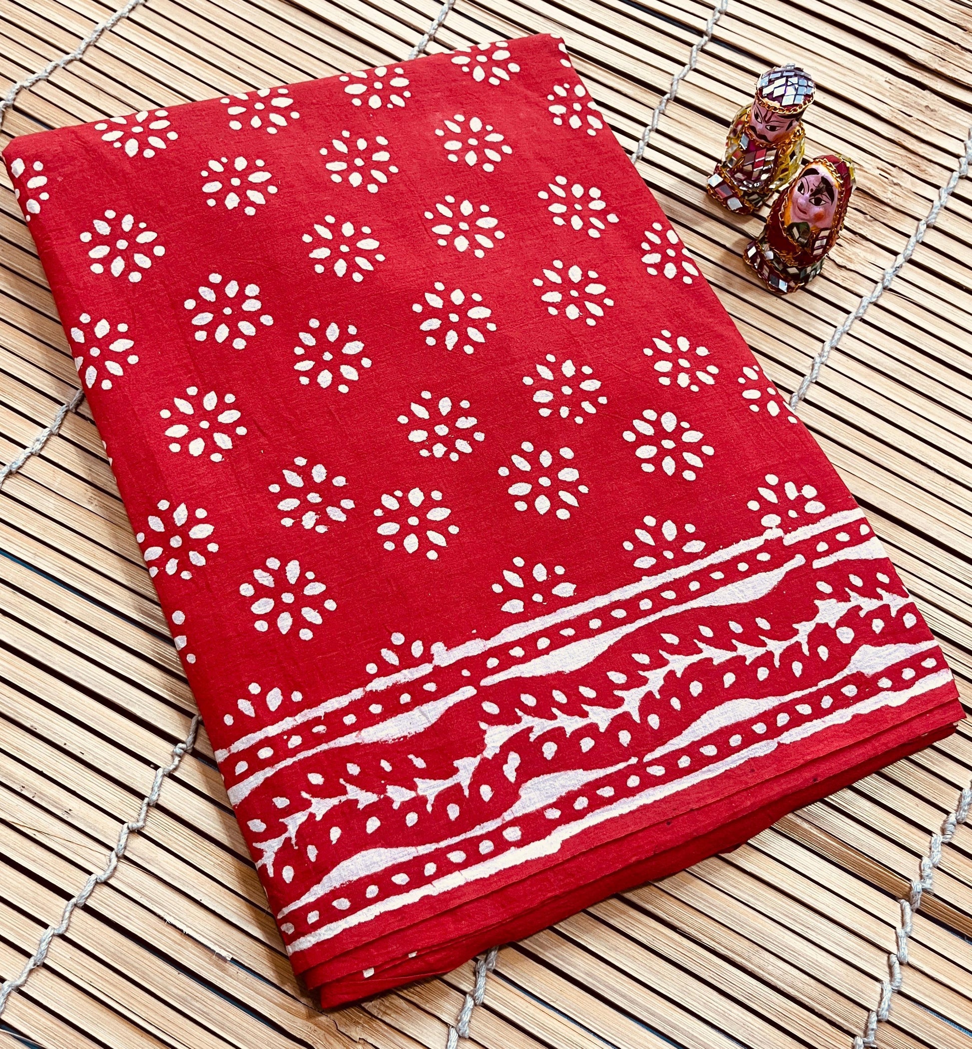 Red Floral Butti Cotton Mul Handblock Saree – Designer handcrafted wholesale saree for boutiques and retailers