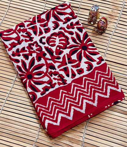 Red Floral Jaal Cotton Mul Handblock Saree – Handcrafted gold print saree wholesale for boutiques and stores