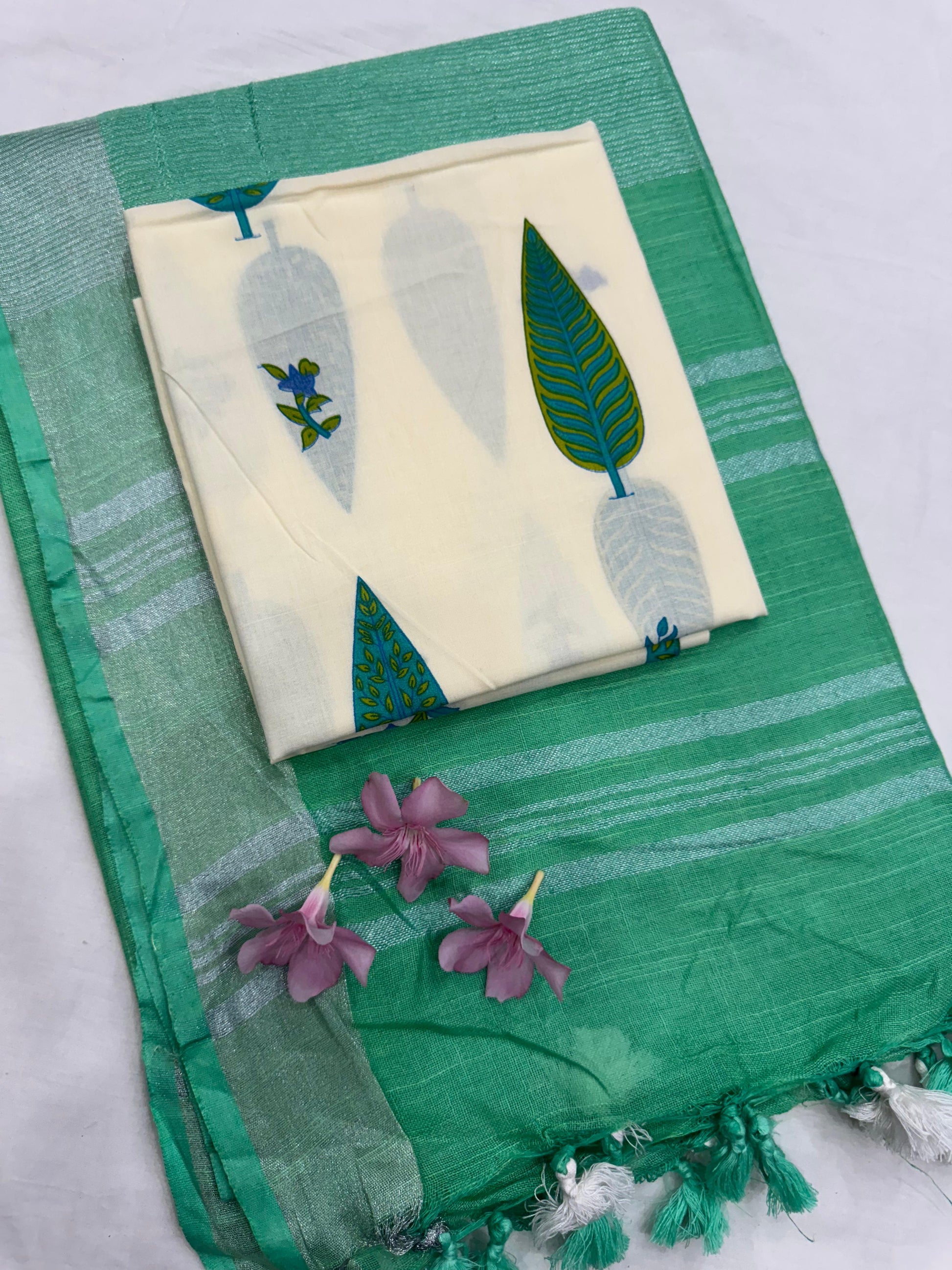 Sea Green Saree with Cream Leaf Print Buta Blouse Fabric – Premium handblock cotton mul saree wholesale for boutiques and designers